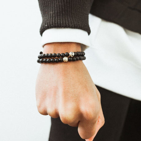 Diseños de pulseras de cuentas para hombres que abruman tus sentidos de la moda